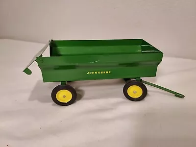 Vintage ERTL John Deere Flare Box Grain Wagon 1/16 Scale Excellent Condition • $21