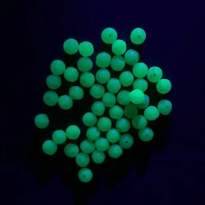 Lot (50) Vintage Czech Uranium Vaseline Green Round Glass Beads 6mm • $10