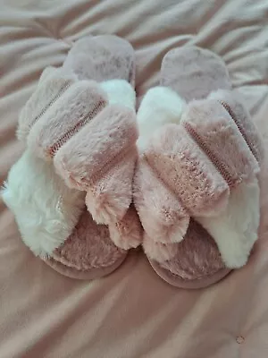 Women's Pink Marshmallow Slippers Brand New For 2023. Stunning Gift Size 5 To 6. • £4