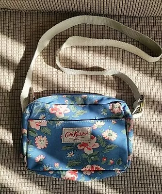 Cath Kidston Blue Floral Oilcloth Handbag Shoulder Cross Body Used Once Free P&P • £14.99