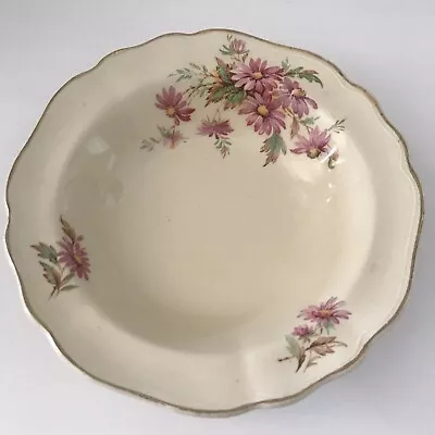 J&G Meakin England Sunshine Pretty Daisy Design Bowl With Gold Scalloped Edging • $15