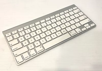 Apple A1314 Wireless Computer Mac MacBook IPad Bluetooth Genuine Keyboard • $20