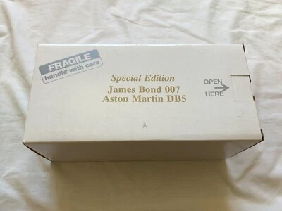 £199 • Buy Danbury Mint James Bond 007 Gold Aston Martin DB5 With Display Case And Plinth