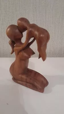 Hand Carved Wooden Abstract Figure - MOTHER AND BABY LIGHT WOOD • £9.99