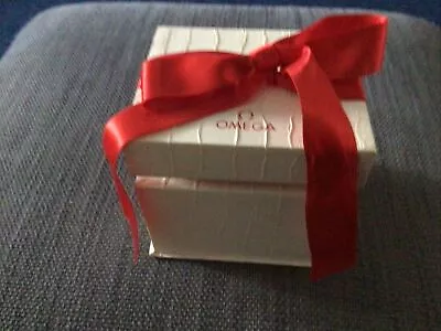 £25 • Buy Genuine Omega Ladies Red Bow Watch Box