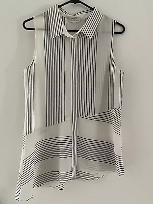 Women’s Veronika Maine Shirt - Size 8 • $15