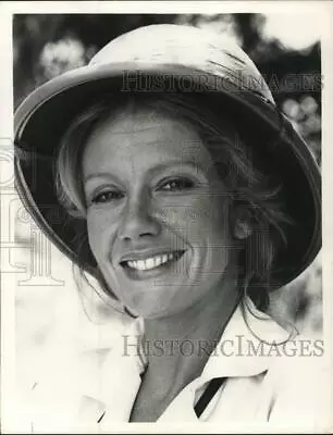 1982 Press Photo Actress Hayley Mills In  The Flame Trees Of Thika  - Hcq36038 • $16.99