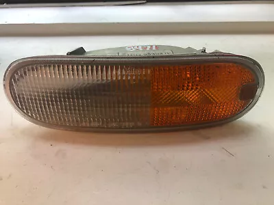 98-05 VW Beetle OEM Turn Signal Light Lens Front Left Driver Side 1C0953041E  • $49.99