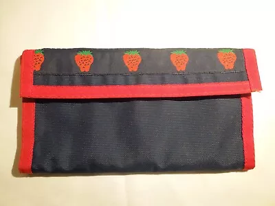 Vintage Womens Nylon Wallet Billfold Money Pouch Preppy Strawberries 1980s • £12.64