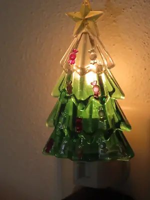 Vintage Christmas Tree Night Light Acrylic Plastic Works 4.5  C392 • $6.25