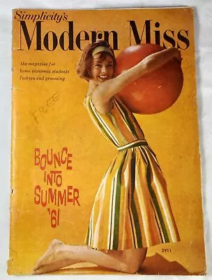 1961 Simplicity's Modern Miss MagazineVol. 25. No. 2 Fashion Clothing Yoga • $6.99