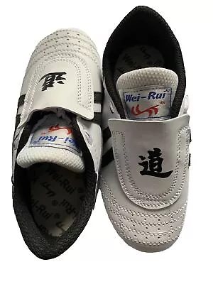 WEI-RUI~White & Black Martial Arts TAEKWONDO SHOES~Youth Size 29 • $16.50