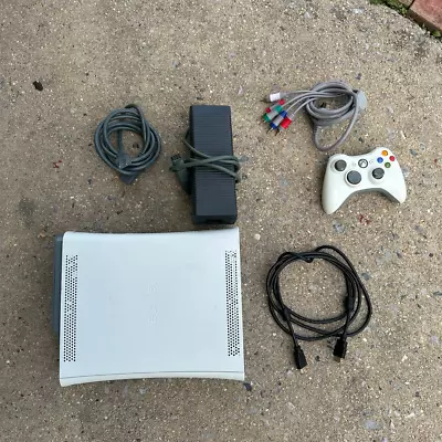 Microsoft Xbox 360 Pro 20GB Console - Matte White With Controller Tested  • $15