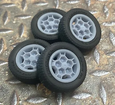 1/24 Scale: 17-inch Pontiac Honeycomb Wheels/tires For Model Car. Resin; 1/25 • $16.99