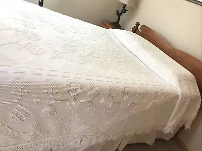 Vtg White Chenille Bedspread Quilt Fringe Boho Farmhouse Full Double Twin BATES • $89.99