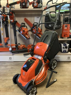 £390 • Buy Husqvarna LC 141i Cordless Mower Kit. Includes BLi 20 Battery And QC80 Charger.