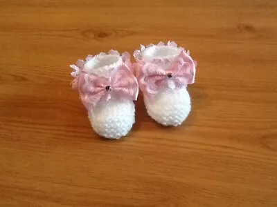 £3 • Buy Baby Girls New Hand Knitted Booties Newborn White / Pink Lace & Bow