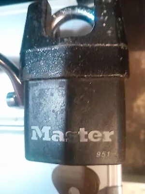 Master Lock 951 ProSeries Laminated Steel PadLock With Key Single Heavy Duty! • $22