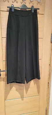 Marks & Spencers Clouttes / Cropped Wide Leg Trousers - Size 6 Short - Black • £4