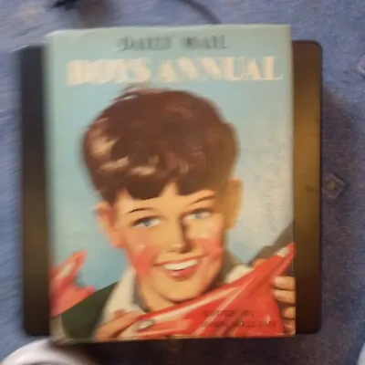 DAILY MAIL BOYS ANNUAL - In Dust Jacket - Biggles Story - Captain W. E. Johns • £5