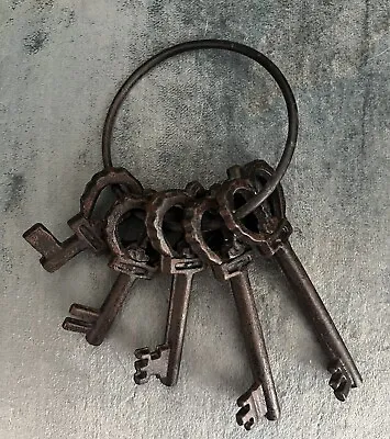 Decorative Cast Iron Skeleton Key Set On Ring Antique Medieval Style 5 Keys 9  • $24.99