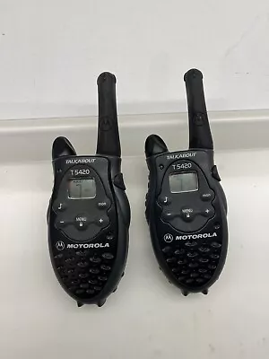 Motorola Talkabout T5420 Walkie Talkie Two-Way Radios 2 Mile 14 Ch W/Dock • $39.99