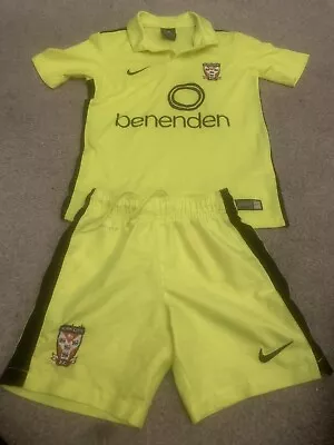 York City Child’s Football Kit 6/8 Years • £14.99