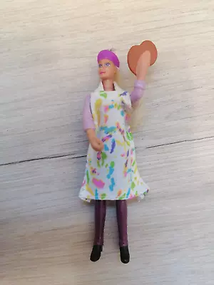 Small Barbie Plastic Figure Painter With Paint Pallet Vintage  • £11.94