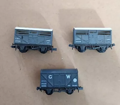 PECO N Gauge Rake Of 2 LMS Cattle Wagons + 1 GW Box Van • £12.99