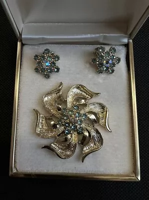 Vintage Camelot Gold Tone RhineStone Brooch And Clip On Earrings Vintage Set • $25