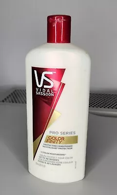 Vidal Sassoon VS Pro Series Color Finity Protecting Conditioner Moisturizers • $19.99