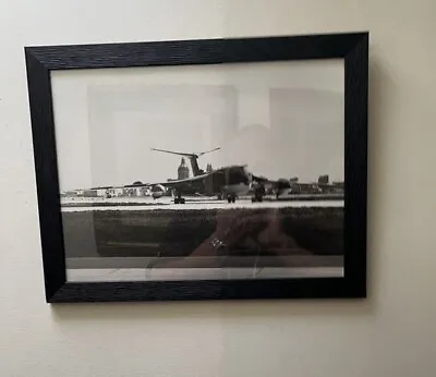 Handley Page Victor V Bomber B/w Photo In Black Wooden Frame 45 X 35 4 Cms • £26.26