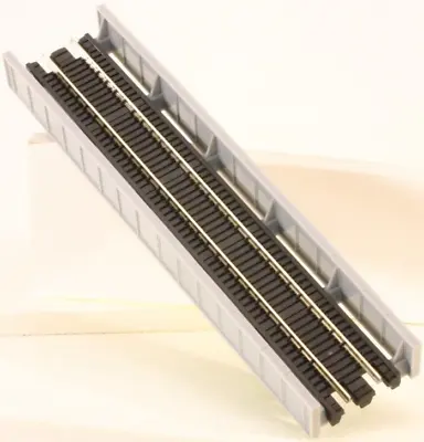 Micro Trains ~ Z Scale ~ Girder Bridge ~ Gray Sides With Joiners ~ 99040951 • $11.72