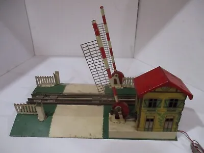 O Gauge Automatic Crossing Gate With Graded Crossing And Station House All Tin- • $75