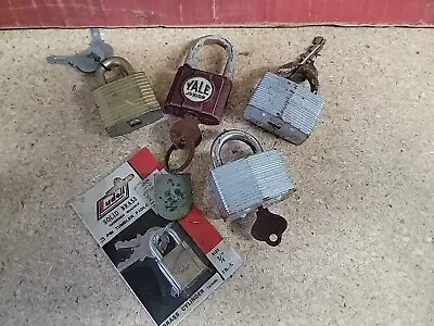 Vintage Lot Of 5 Padlocks Locks With Keys • $6.99