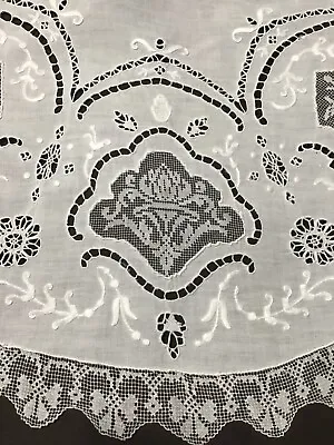 33  Vintage ROUND French/Italian LINEN Lace EMBROIDERY Cutwork TABLECLOTH Center • $37