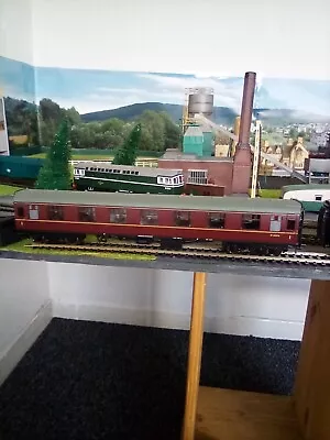 Bachmann Maroon BR Coaches And BR Maroon GUV Coach 00 Gauge • £20