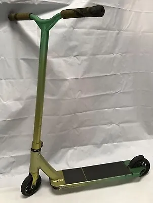 Blunt Envy Colt S3 Green Yellow Glittery Ombre Pro Kick Scooter • $69.99