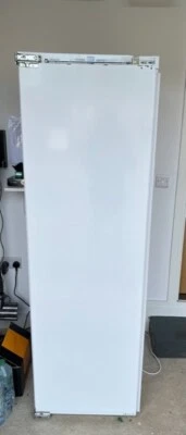 £325 • Buy Miele Integrated Tall Fridge Model K37222ID