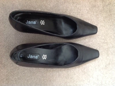£7 • Buy Jana Black Leather  With Stitching Detail Small Block Heel Court Shoe