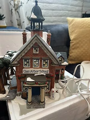 Heartland Valley Village: Glen Arbor School Deluxe Porcelain Lighted House • $26.99