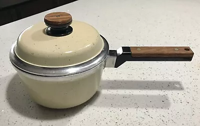 $57.99 • Buy KF Kitchen Fair Cast Aluminum Non Stick Pot With Lid Vintage Almond