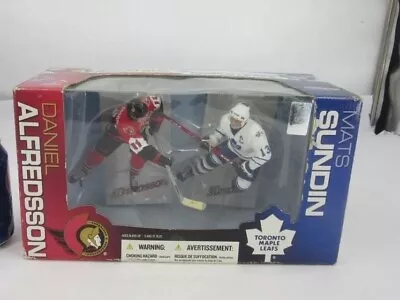 Mcfarlane 2006 Toronto Maple Leafs Mats Sundin Vs Senators Daniel Alfredsson  • $16.34