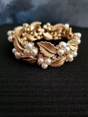 Trifari Vintage Bracelet Faux Pearl's And Rhinestones  • $44