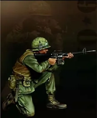 1/35 Resin Figure Model Vietnam War US Soldier Fighting Unassembled Unpainted • $11.19