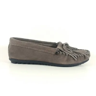 Minnetonka Kilty Womens 7 Grey Moccasins  Model 401TW • $25.90