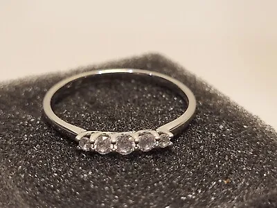 9ct White Gold QVC 5 CZ Clear Gemstone Ring 9k 375 Size R Hallmarked Chanel  • £58.95