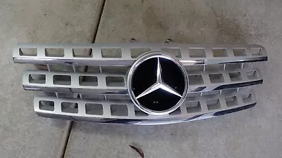 Oem 2006 2007 2008 2009 2010 Mercedes Benz Ml320 Ml550 Upper Grille W/ Emblem • $229.99