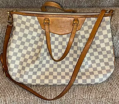 Auth. Louis Vuitton Siracusa GM Shoulder Bag/Crossbody White Damier Azur N41111 • $420