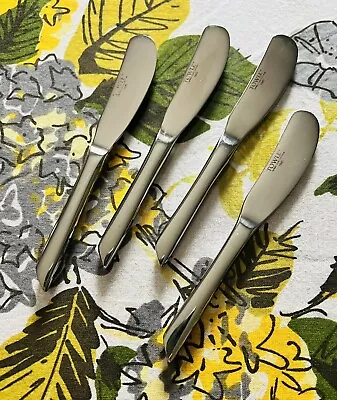 Towle Living Collection Stainless Steel Flatware WAVE Set Of 4 Butter Spreaders • $17.99